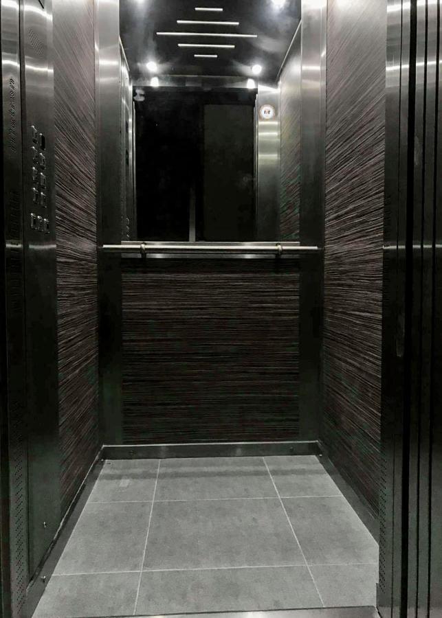 F11 1, Private Double With Private Bathroom In Shared Flat Homestay *
