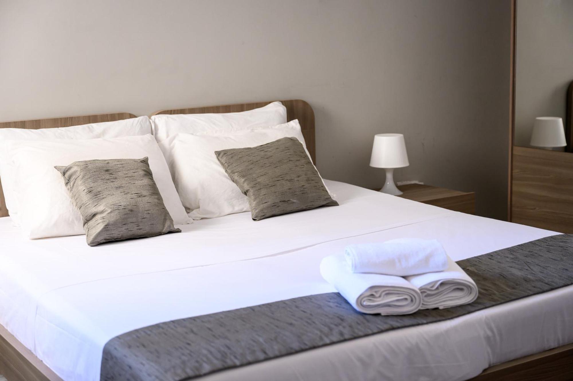 Homestay F11 1, Private Double With Private Bathroom In Shared Flat
