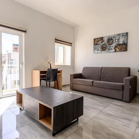 F11 Room 1, Private Double Room With Private Bathroom In Shared Flat Msida Exterior photo