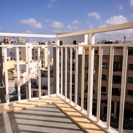 F11 Room 1, Private Double Room With Private Bathroom In Shared Flat Msida Exterior photo