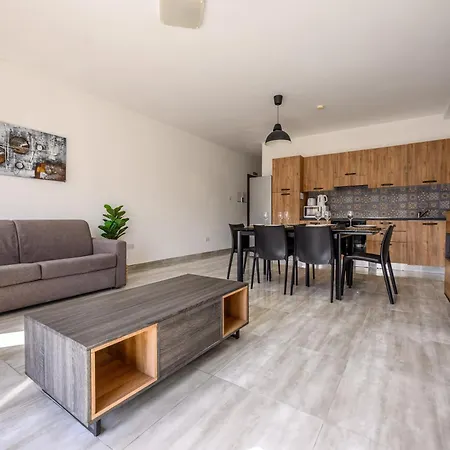 F11 Room 1, Private Double Room With Private Bathroom In Shared Flat Msida Exterior photo